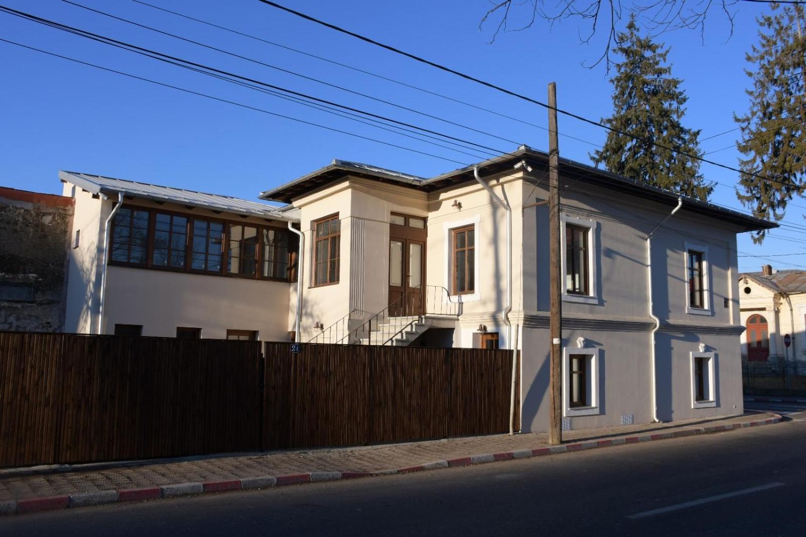 Ferienwohnung Old Town Apartament Targoviste Exterior foto